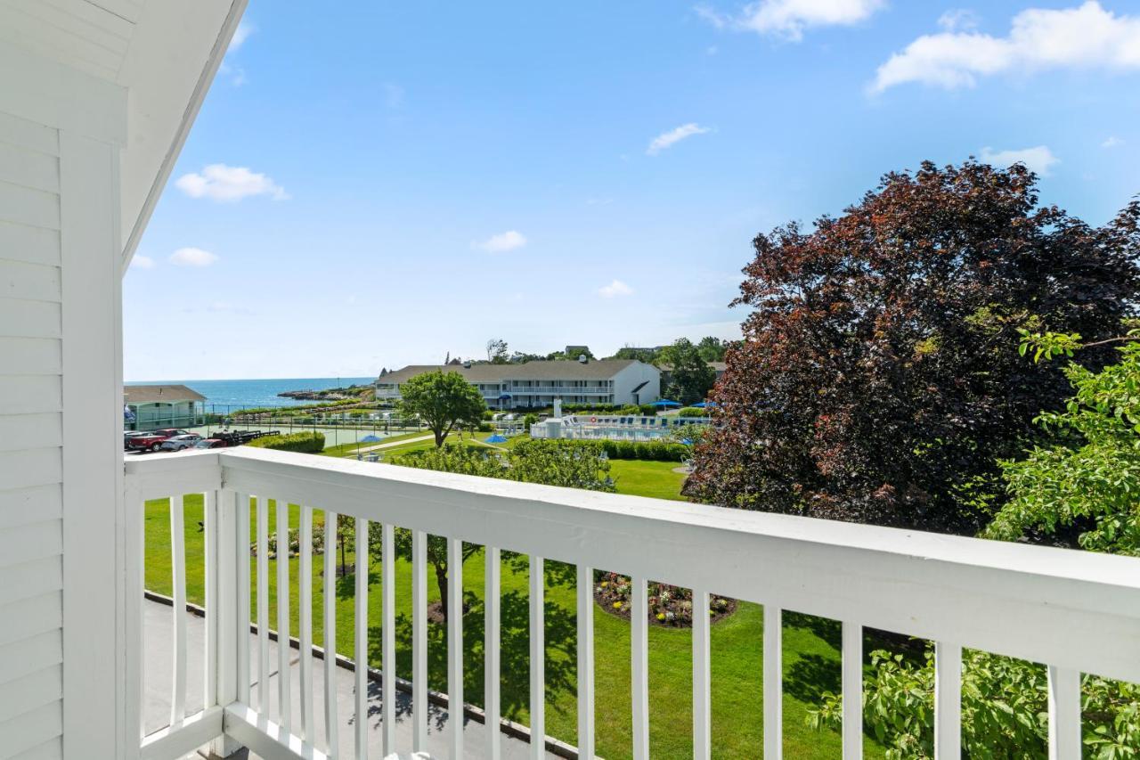 The Sparhawk Oceanfront Resort オガンクィット エクステリア 写真